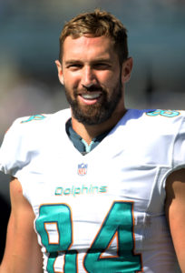 Jordan Cameron if healthy should sign with the Giants